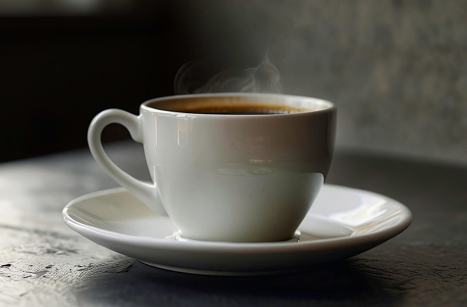 A minimalist coffee-themed high-resolution wallpaper, 21 of 63.